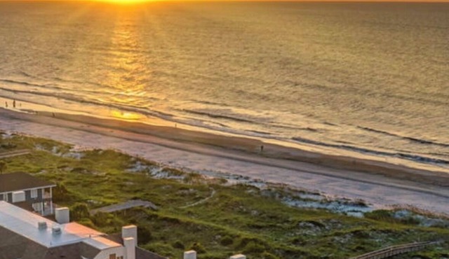 3Bed/3Bath-Sleeps 6-Oceanfront Condo-Wrightsville Beach, NC