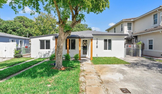 3BR 2BA Middle River Palm House in Fort Lauderdale