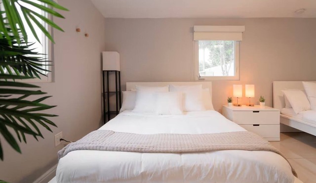 3BR/2BTH Wynwood Apt w/Parking, Mini Golf & Onsite Laundry