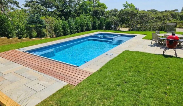 4 Bed with Pool and spa