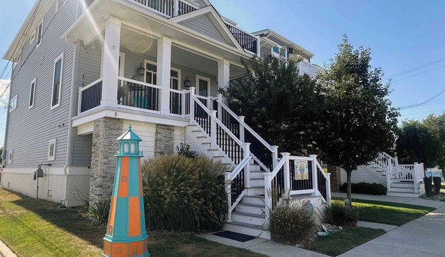 4 BR/4 BA/Single Family - 2 Primary Suites