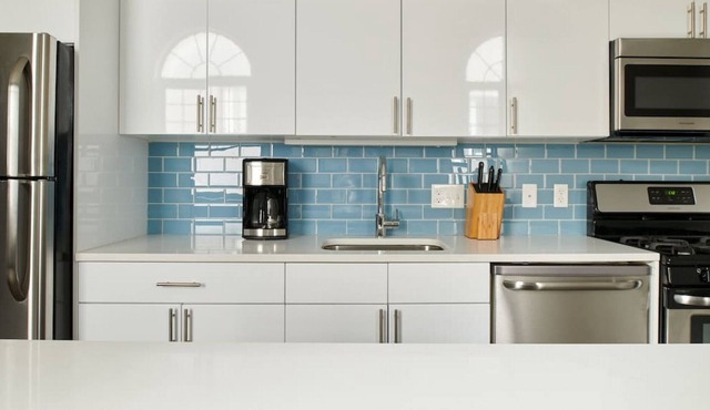 4br/2ba | 200mbps Internet | Luxury Keyless Entry