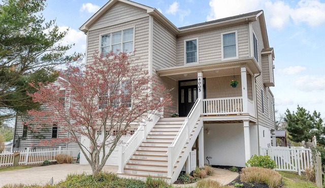 4BR 3BA Dog-friendly, BEACH BLOCK with Sunset views NEW HOT TUB