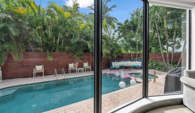 4BR Steps to Beach Home Private Pool, Hot Tub, BBQ