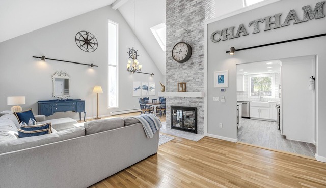 5-bedroom vacation home just 3 minutes drive to Cape Cod Beaches