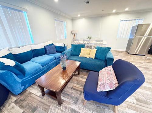 5 BR Home Near USC - Perfect Location