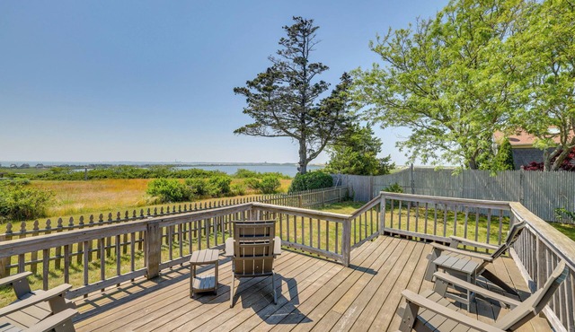5 Mi to Provincetown! Water-View Beach House