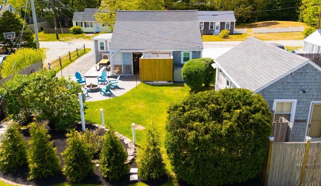 5-Min Walk to Beach, 2 Cottages, Fire Pit, Pet Friendly