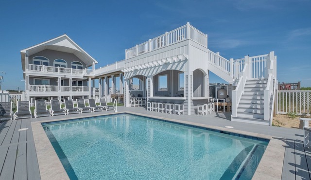 5373 - Wench's Pad 4 - Luxury Oceanfront Retreat | Sleeps 40