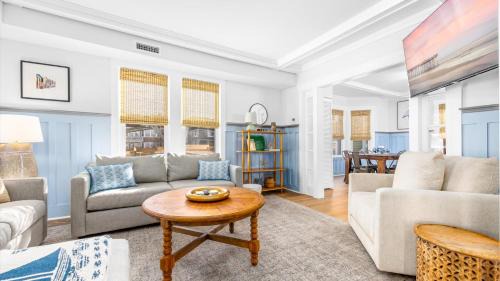 5BR plus Den - Downtown OC - Sleeps 16