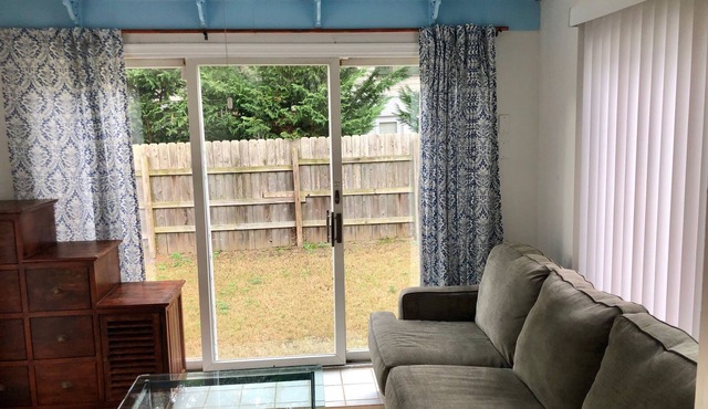 60 Seconds 2 Beach (Duplex 2 of 2)