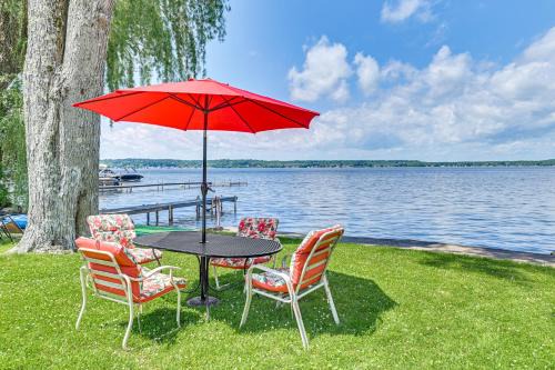 7 Mi Saratoga Race Course: Lakefront Gem w/Dock