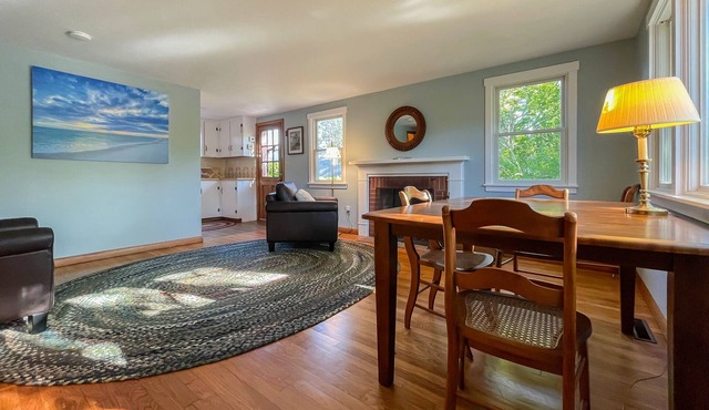 A classic and sweet Cape Cod getaway with fireplace and full A/C!