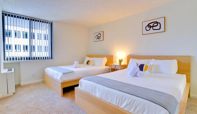 A Few Steps From Airport - Stylish Apt