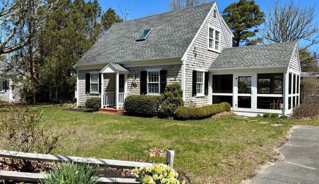 A short drive brings you to Jackknife Cove!