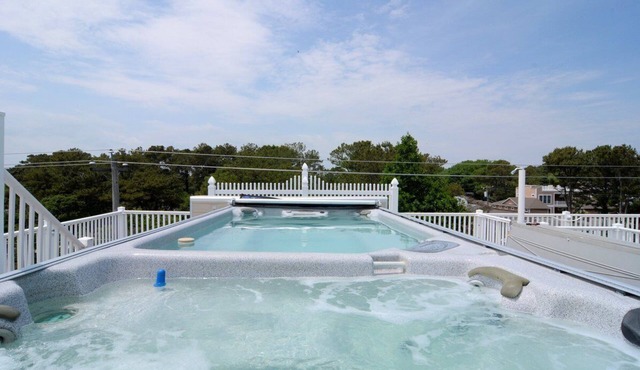 ADDTL.PRICE DROP-JULY 25-AUG 1 IS 75% OFF ORIGINAL PRICE! OCEAN BLOCK,POOL & HT!