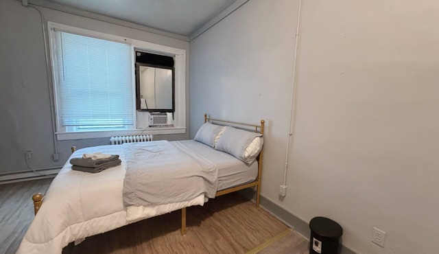 Adorable 1-bedroom studio apartment with AC in beautiful Eden
