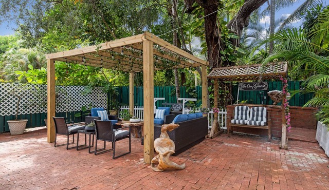 Amalfi Cottage - 1/1 Tropical Paradise in Grove