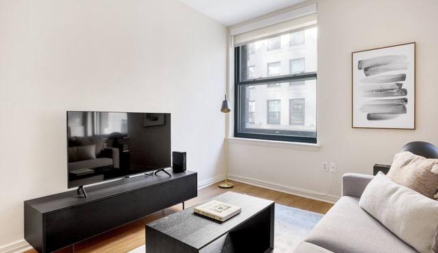 Amazing Downtown 1BR w/Gym & W/D, near Faneuil Hall, by Blueground