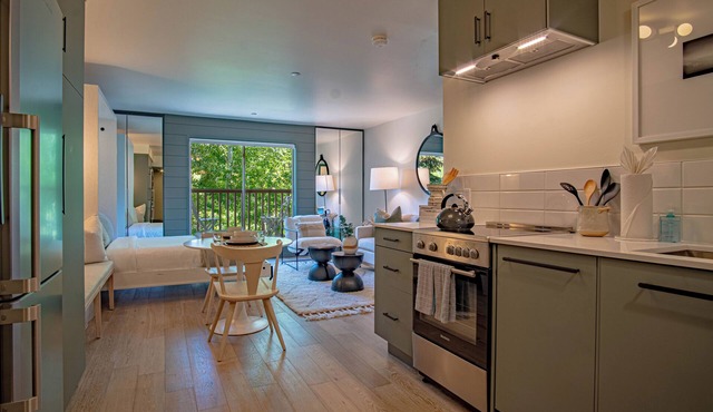 Angani Studio - Elkhorn Resort Amenities Included