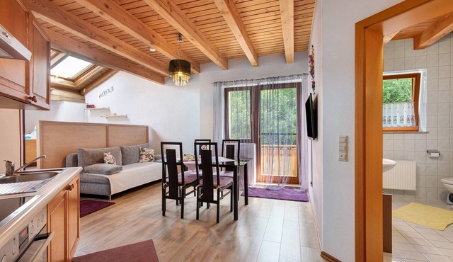 Apartment 'D' with Shared Garden, Balcony and Wi-Fi in Lonsee