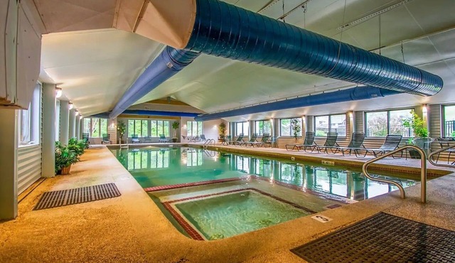 Attitash, 2nd floor condo, 1 bed w/sleep sofa!