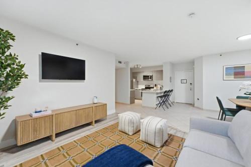 Aventura 2 Bd 2 Ba The Yacht Club 8-108