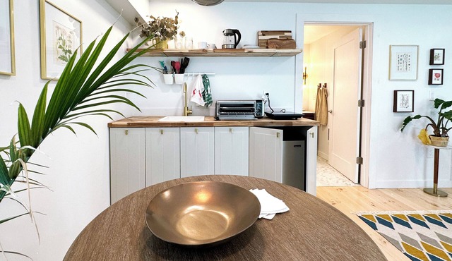 B/w Hudson and Hunter, a Catskill studio perfect for 2.