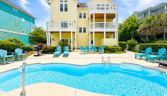 BAMA BREEZE 6-bedroom house with pool and elevator on Emerald Isle