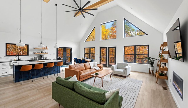 Bathroom for Each Bedroom: Spacious Chalet near Biking, Rafting, Beaches & More