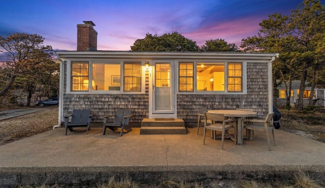 Bay Views, Steps to Beach, Minutes to P-Town