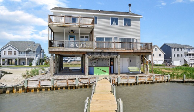 Bayfront home with stunning views by Seaside Vacations & Sales
