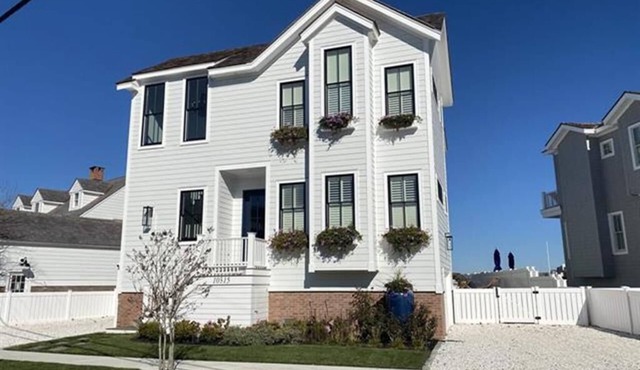 Bayfront Pet-Friendly New Construction Home