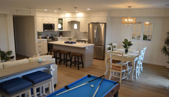 Bayfront Sunsets, Renovated Coastal Retreat By Convention Center