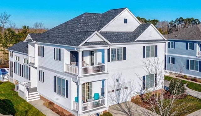 Bayside Resort: 4 BR 3 Full Bath Lovely Twin House