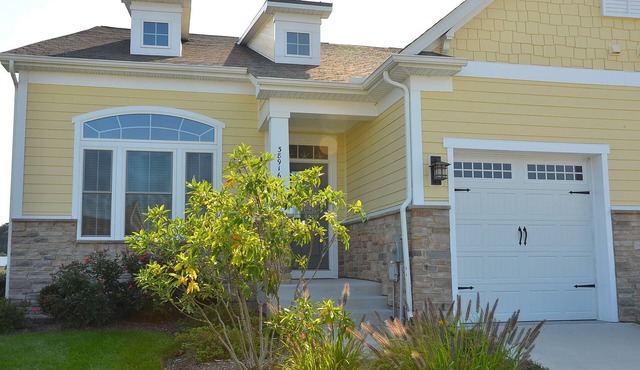 Bayside Resort Villa 4BR/3.5B + Loft/Near Fenwick Island & Ocean City/Pools