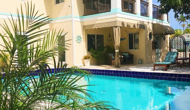 Beach Aqualina Apartments