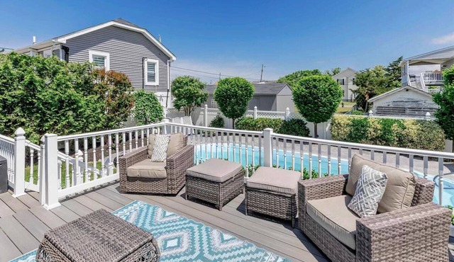 Beach Block Shoreline Retreat with Pool & Fire Pit 1 Minute Walk to Beach