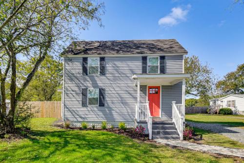 Beach Days & Dtwn Charm! Cape Charles Cottage