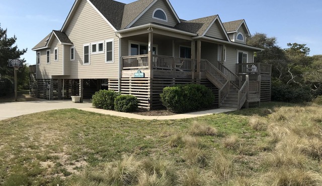Beach Daze: A Quiet Oasis Steps to Beach! Pool and Hot Tub.
