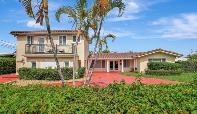 Beach Duplex 3br Manor with Heated Pool