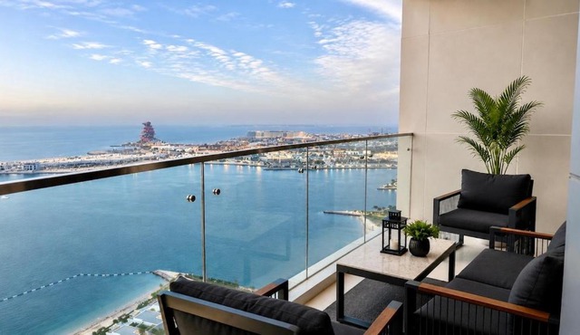 Beach Front 2BR Panoramic Sea View in Lusail