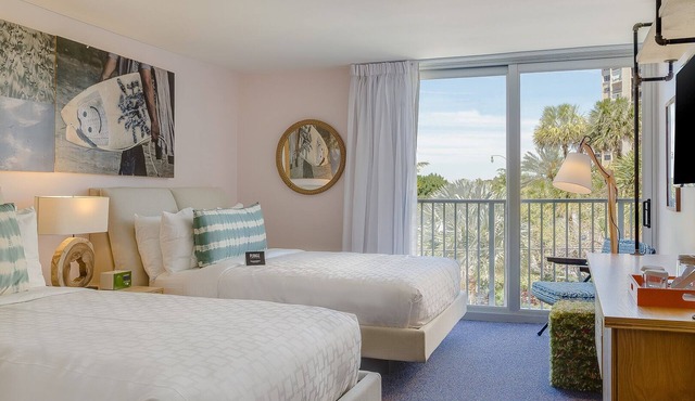 Beach Getaway w/2 Relaxing Units! Outdoor activities, Near Bay View Drive Park!