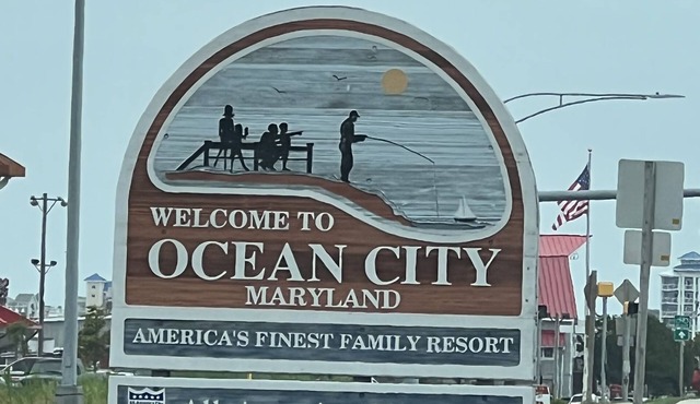 Beach house in ocean city only 4 m from the beach located in glen riddle golf