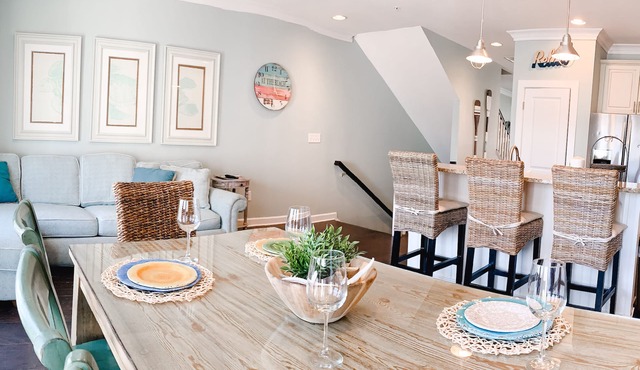 "BEACH PARADISE II" 4-BR/3.5-BA Exquisite Townhouse with POOL & GARAGE