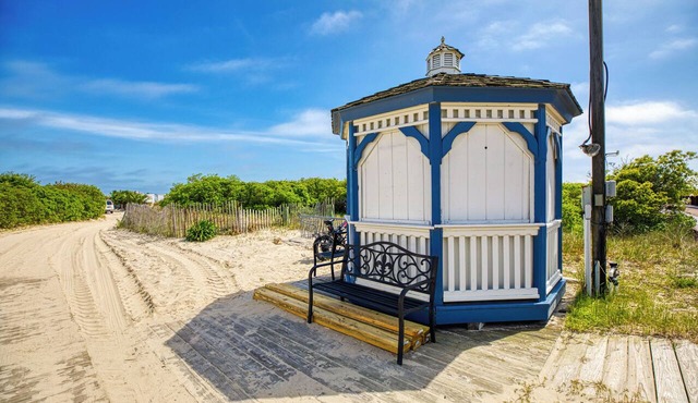Beachfront 3 BR condo in Diamond Beach with pool - Completely renovated for 2024