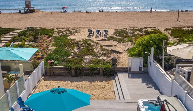 Beachfront House - New Remodel - Views, Spa + Deck