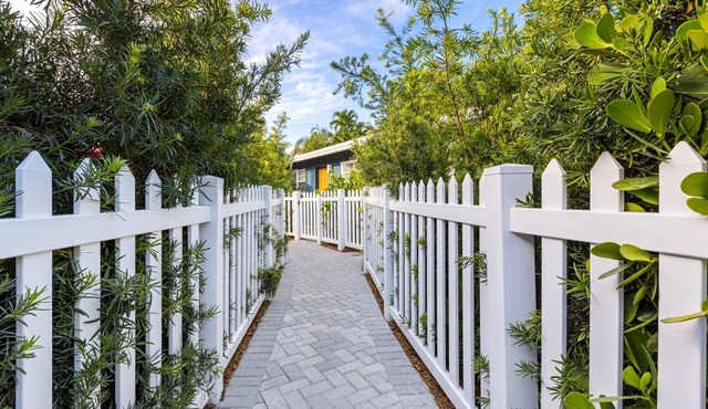 Beautiful 2 BR Apartment - Bright and Spacious