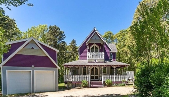 Beautiful 4 BR/4 BA Modern Victorian: The Mack on Winemack