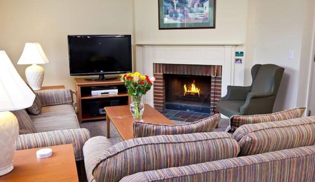Beautiful Brewster Green Resort Condo with Many Amenities